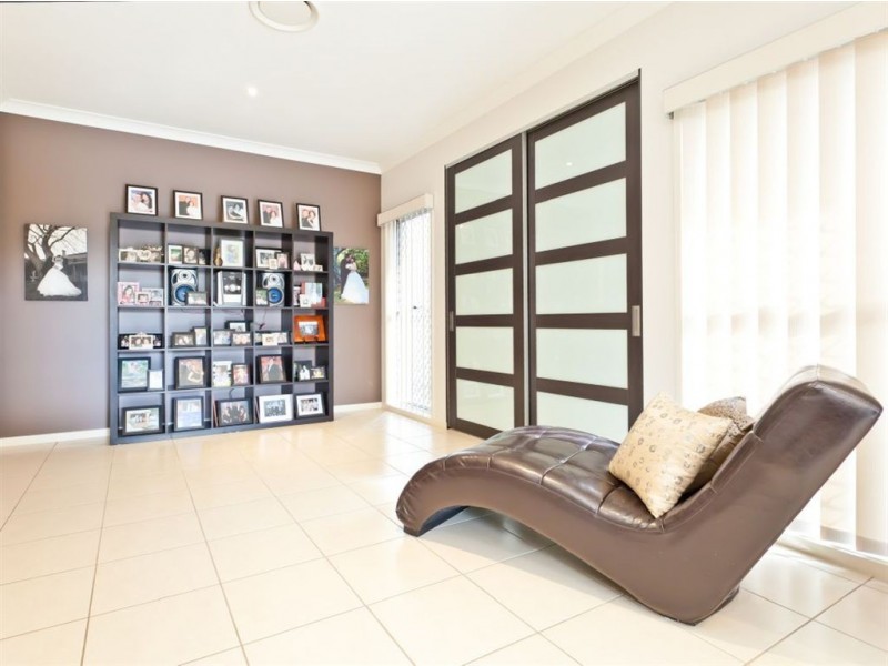 11 Eaton Close, North Lakes QLD 4509