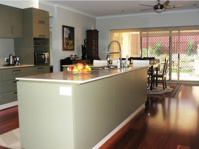 16 Nicklaus Pde, North Lakes QLD 4509