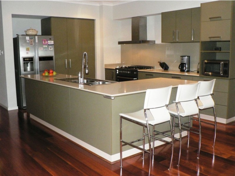 16 Nicklaus Pde, North Lakes QLD 4509