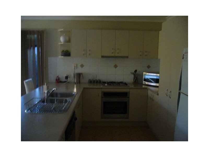 1 Page, North Lakes QLD 4509