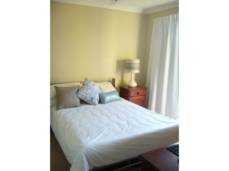 1 Page, North Lakes QLD 4509