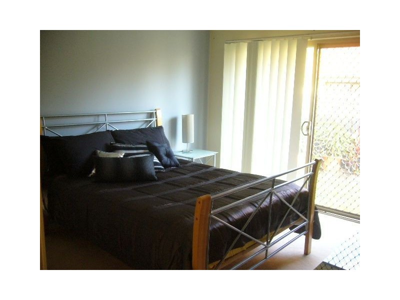 1 Page, North Lakes QLD 4509