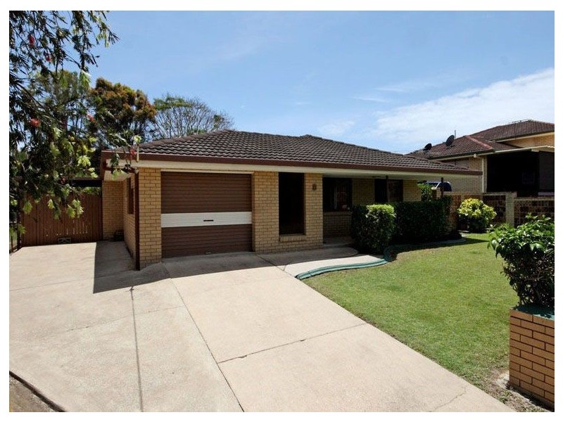 8 Pamrick Crescent, Clontarf QLD 4019