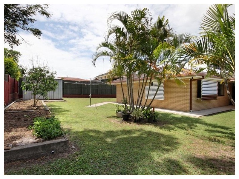 8 Pamrick Crescent, Clontarf QLD 4019