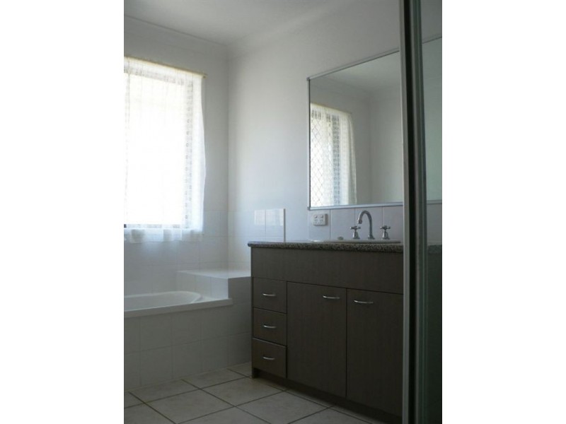 49 Allison Dr, Kallangur QLD 4503