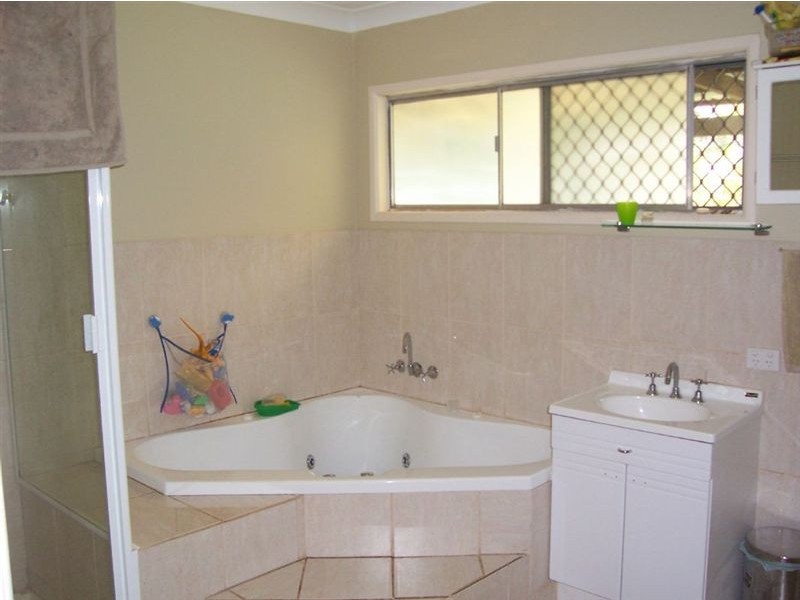 206 Duffield Road, Kallangur QLD 4503