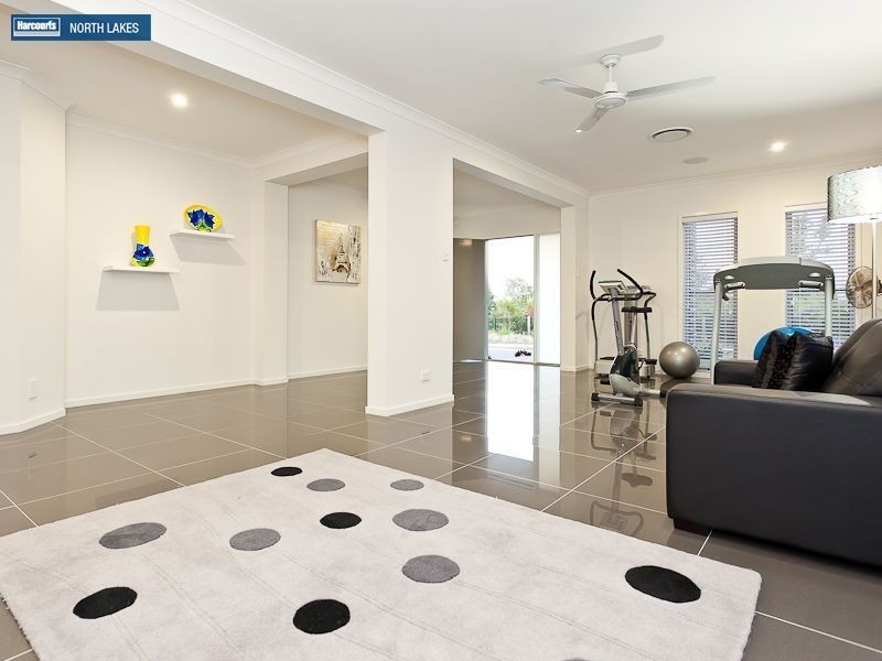 40 Nicklaus Parade, North Lakes QLD 4509