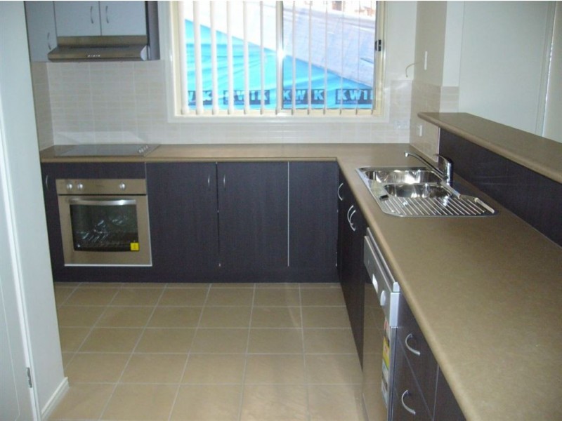 6 Armour Close, North Lakes QLD 4509