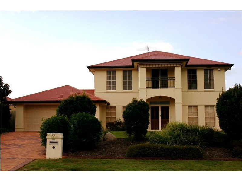 32 Lochside Drive, North Lakes QLD 4509