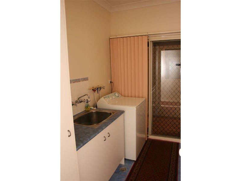 32 Lochside Drive, North Lakes QLD 4509