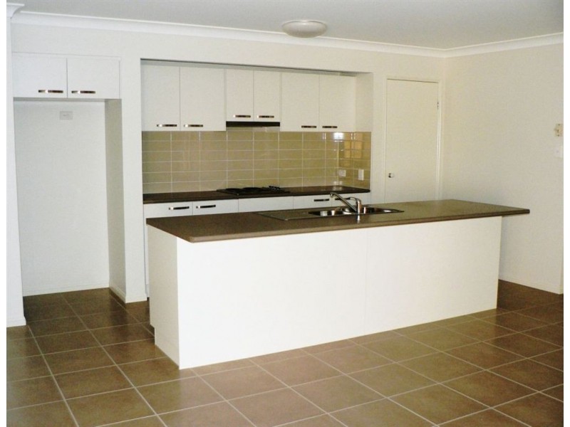 10 Yarrow Crt, Griffin QLD 4503