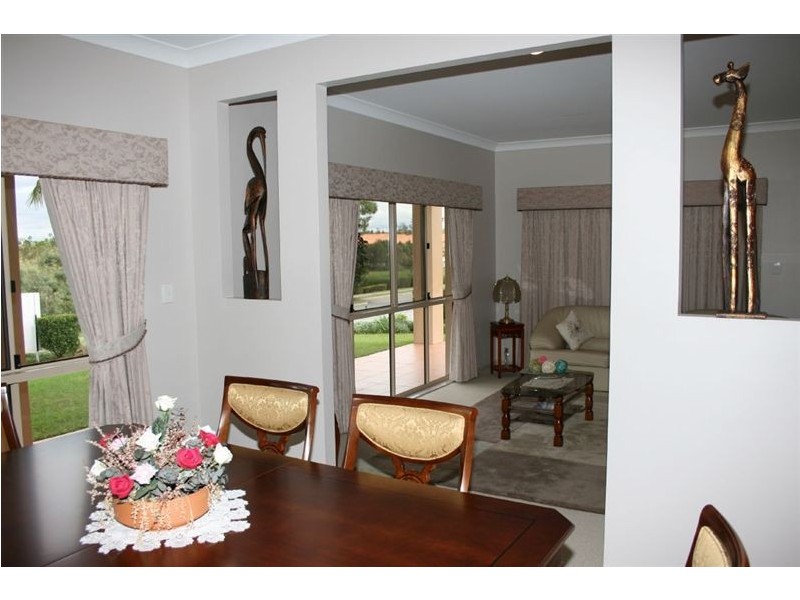 2 Chilton Crescent, North Lakes QLD 4509