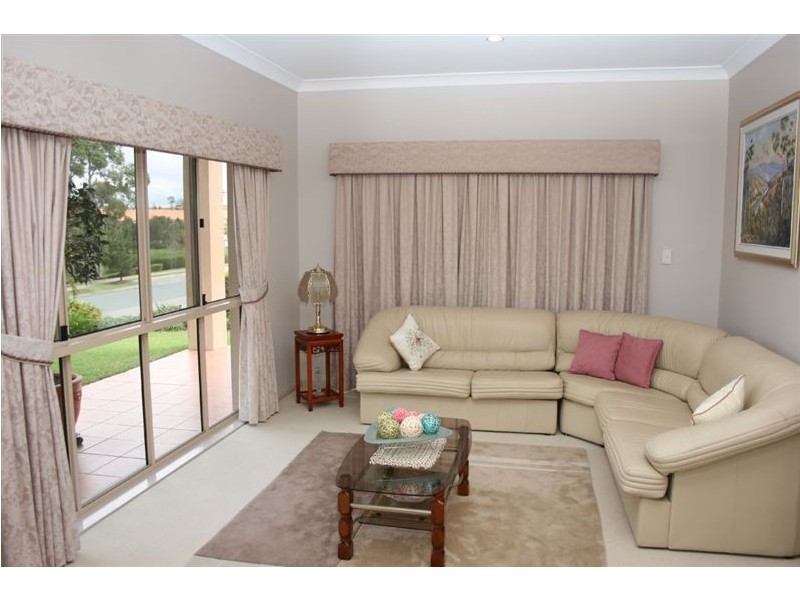 2 Chilton Crescent, North Lakes QLD 4509