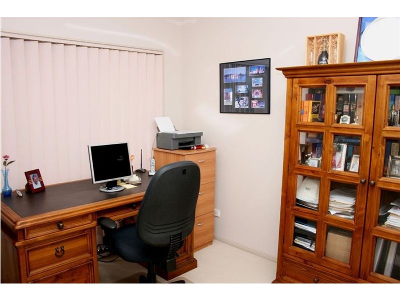 2 Chilton Crescent, North Lakes QLD 4509