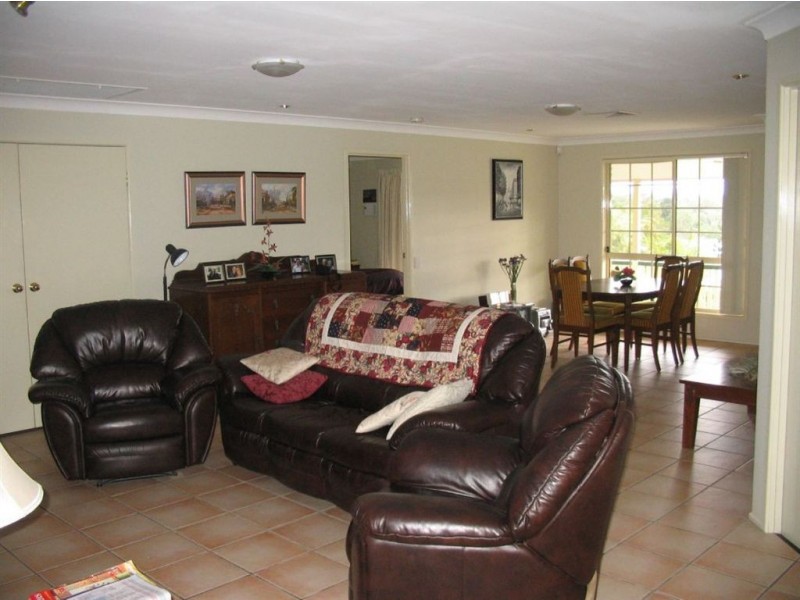 4 Feldsman Court, Petrie QLD 4502