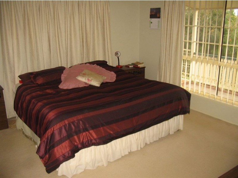 4 Feldsman Court, Petrie QLD 4502