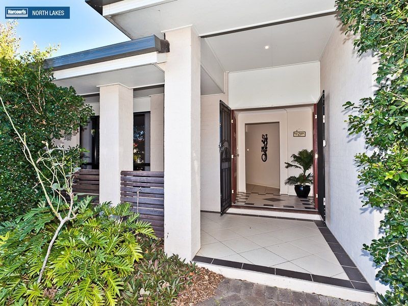 24 Dotterel Crescent, North Lakes QLD 4509
