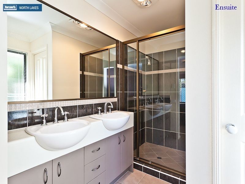 24 Dotterel Crescent, North Lakes QLD 4509