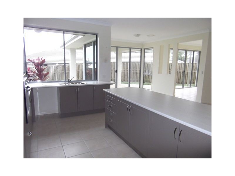 10 Gleeson, North Lakes QLD 4509