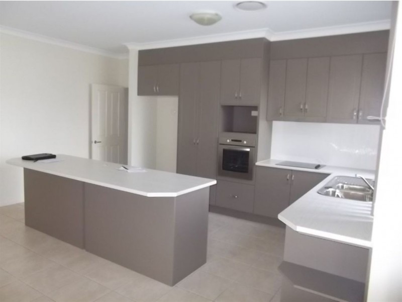 10 Gleeson, North Lakes QLD 4509