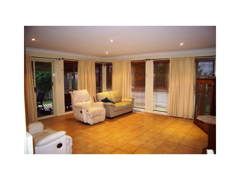 8 Darby Street, North Lakes QLD 4509