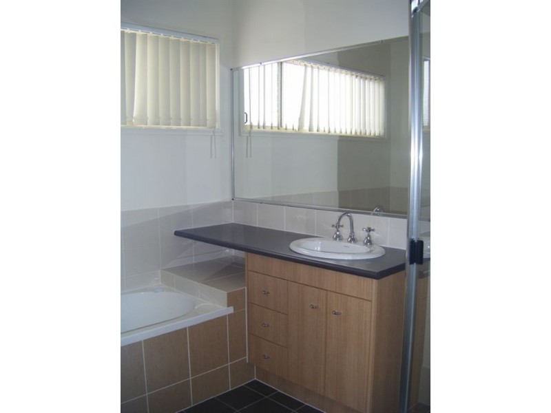 6 Armour Close, North Lakes QLD 4509