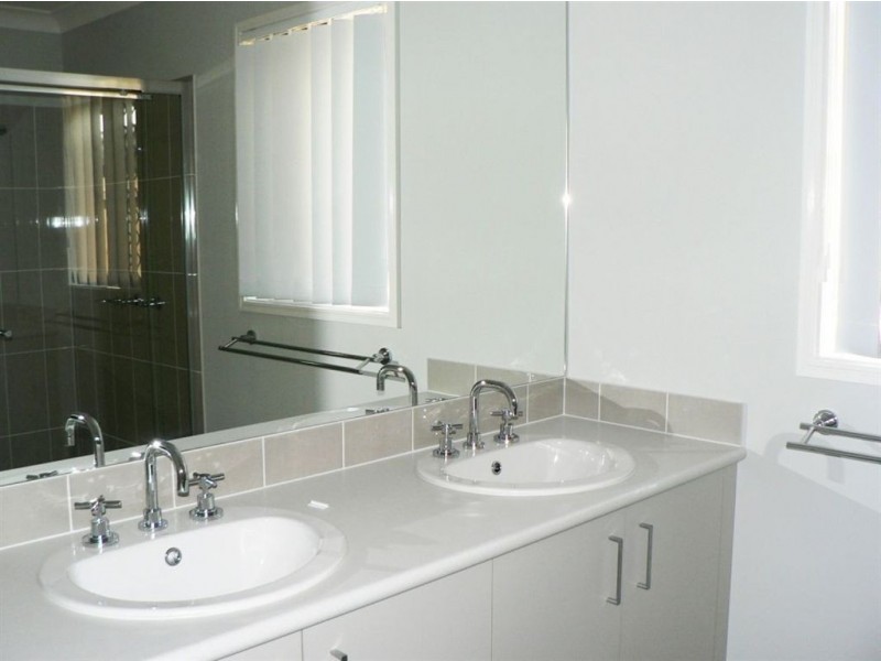 4 Yarrow Ct, Griffin QLD 4503