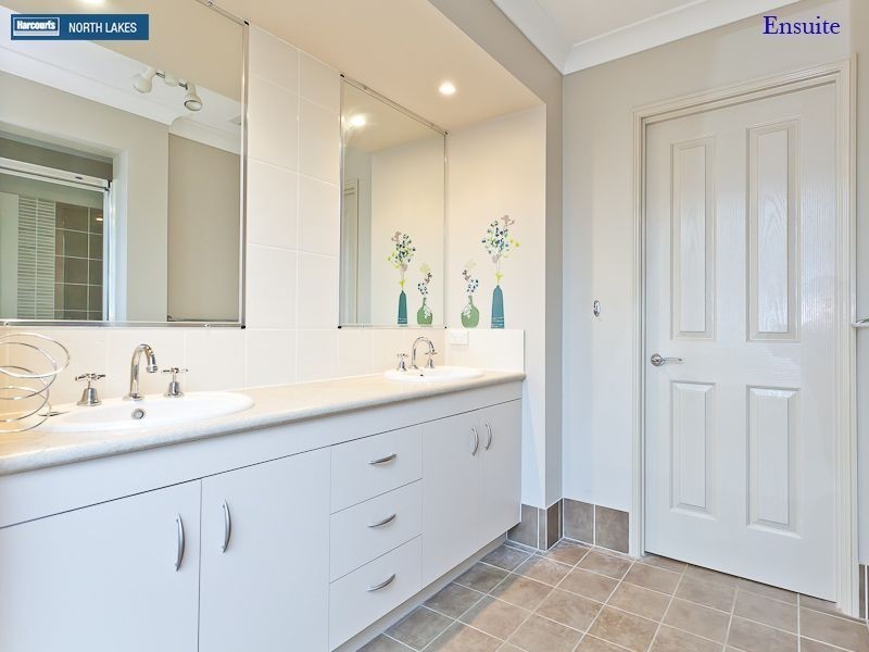 1 Kurrajong Circuit, North Lakes QLD 4509