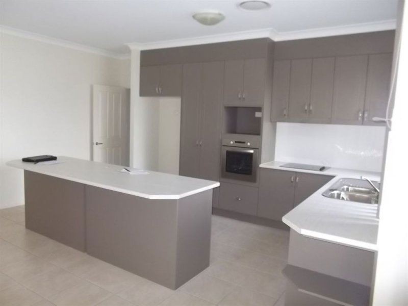 10 Gleeson Street, North Lakes QLD 4509