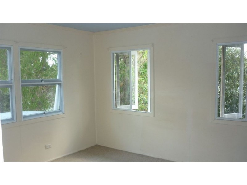 33 Hedge Street, Strathpine QLD 4500