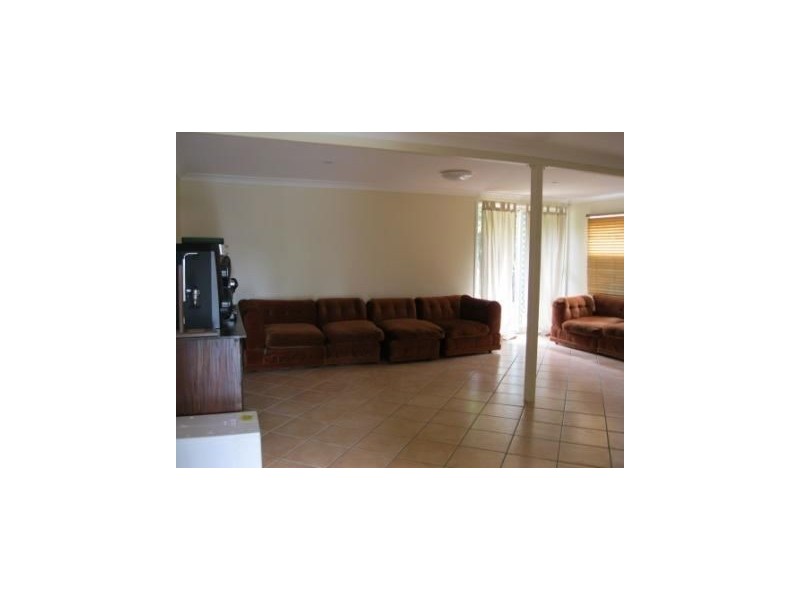 33 Paul Street, Kallangur QLD 4503