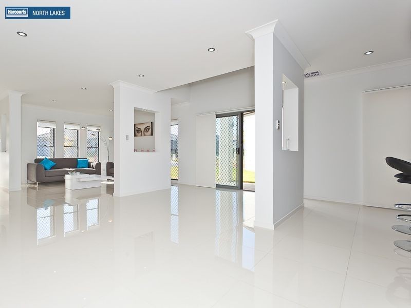 4 Crenshaw Street, North Lakes QLD 4509