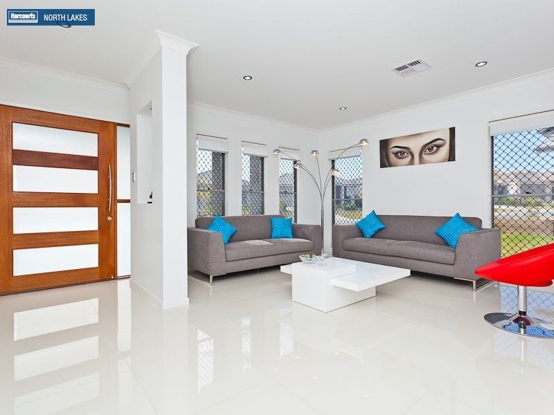 4 Crenshaw Street, North Lakes QLD 4509