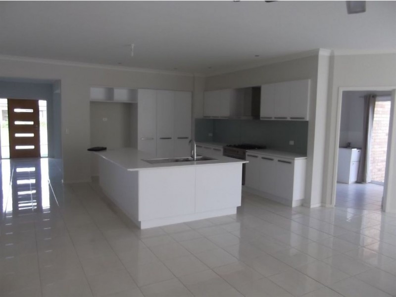 17 Capparis, North Lakes QLD 4509