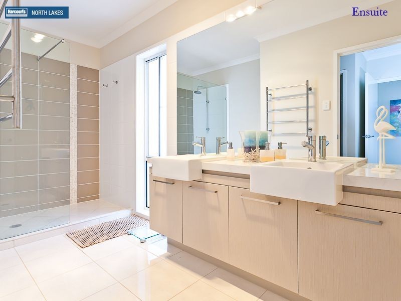 19 Rawlins Crescent, North Lakes QLD 4509