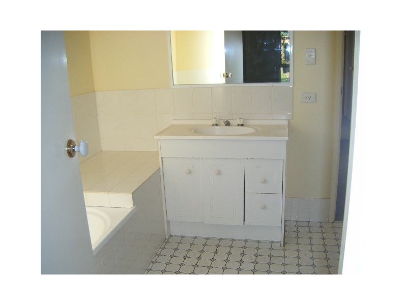 5 Lambourne Court, Lawnton QLD 4501