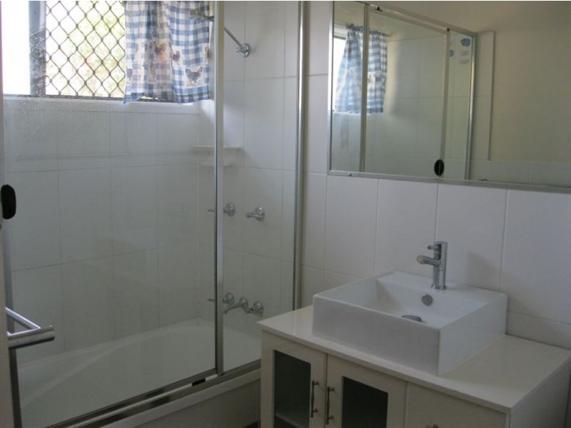 2/12 Leis Parade, Lawnton QLD 4501