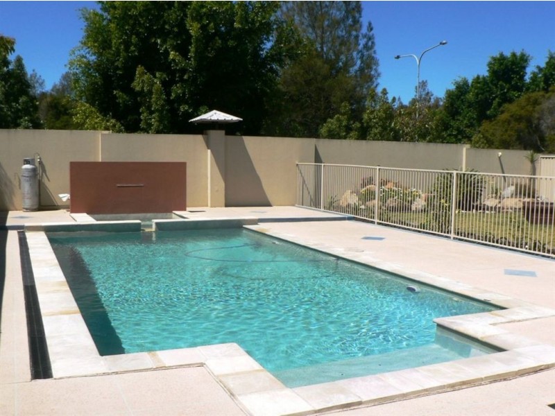 18 Freya Ct, Newport QLD 4020