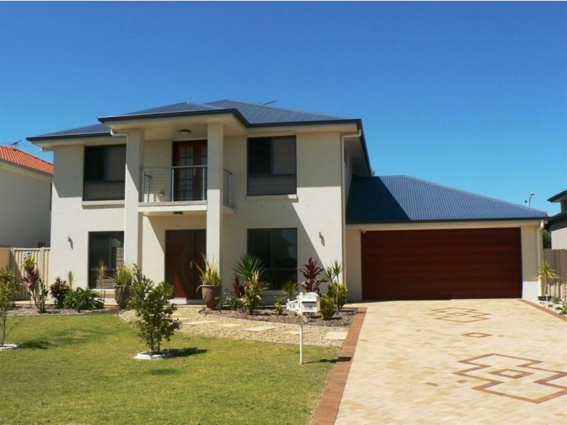 18 Freya Ct, Newport QLD 4020