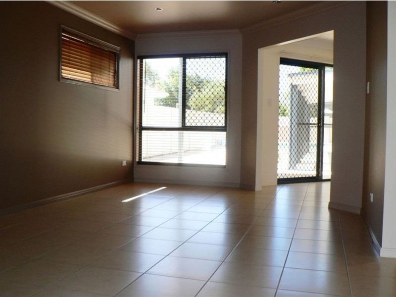 18 Freya Ct, Newport QLD 4020