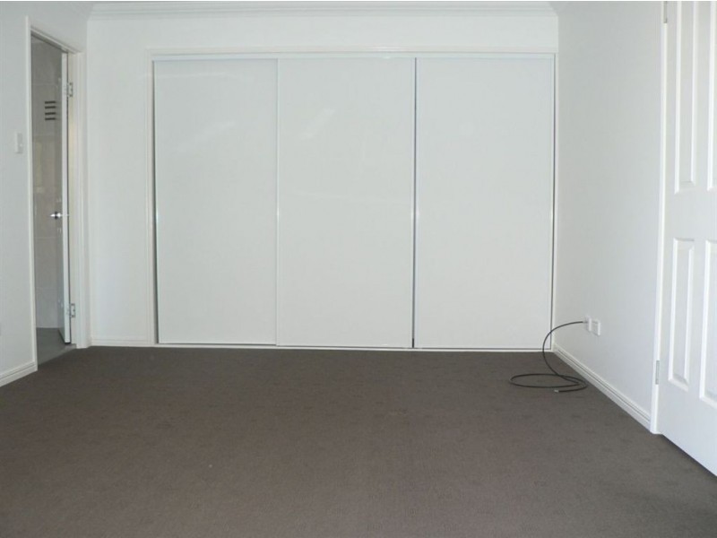 18 Freya Ct, Newport QLD 4020