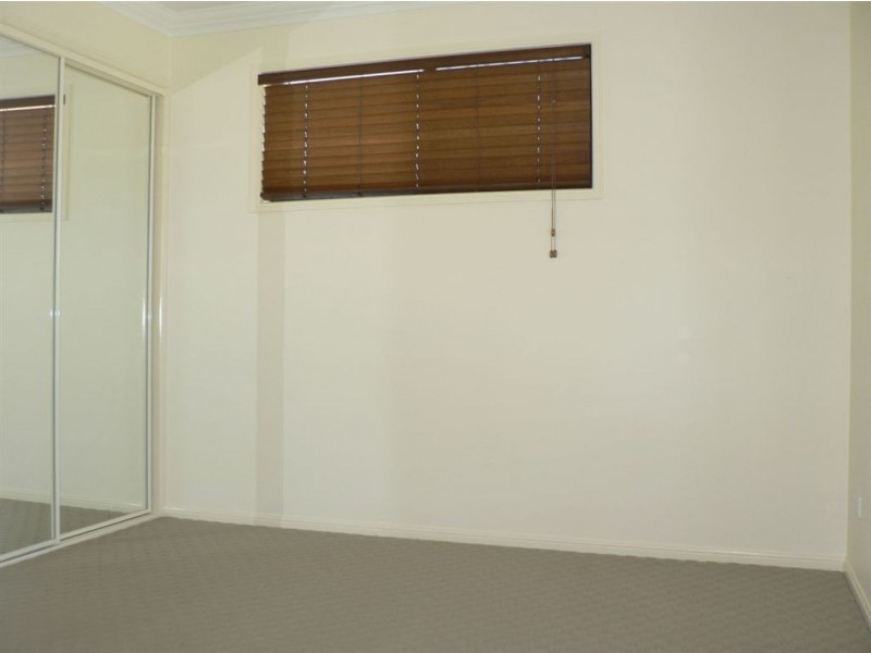 18 Freya Ct, Newport QLD 4020