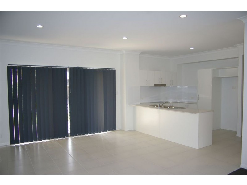 1/5 Kangaroo Street, North Lakes QLD 4509