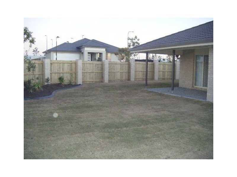 4 Sears Parade, North Lakes QLD 4509
