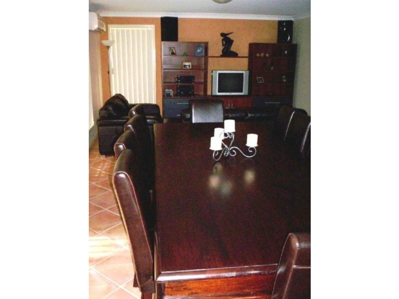 8 Chilton Crescent, North Lakes QLD 4509