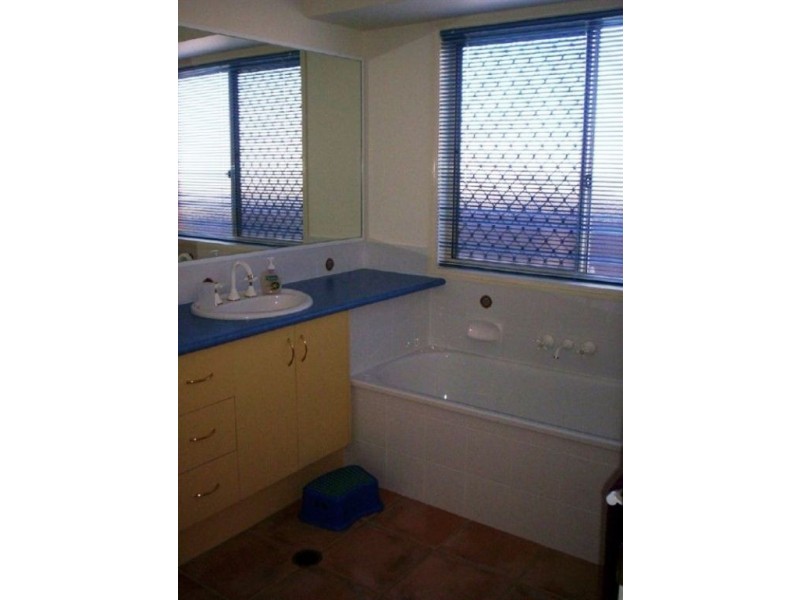 8 Chilton Crescent, North Lakes QLD 4509