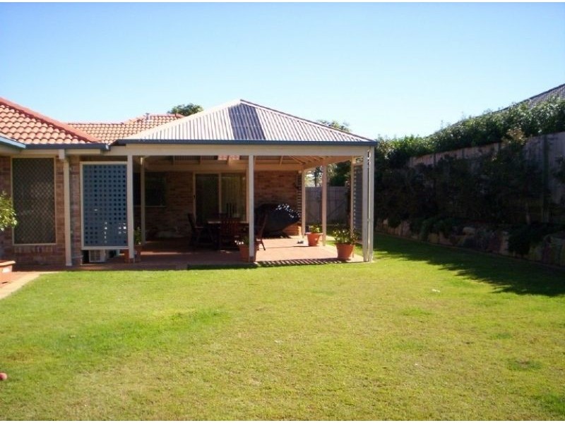 8 Chilton Crescent, North Lakes QLD 4509