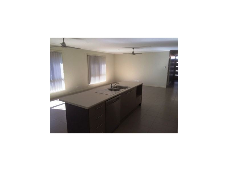 75 Daintree Circuit, North Lakes QLD 4509