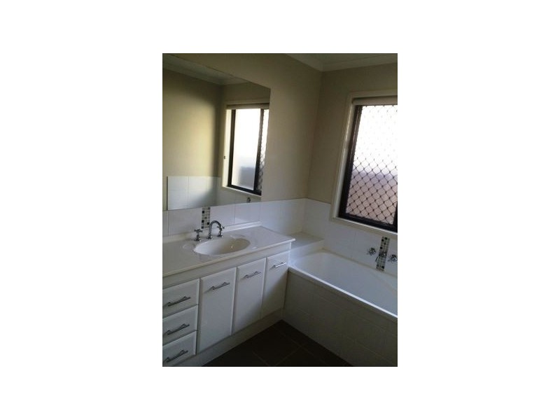 75 Daintree Circuit, North Lakes QLD 4509