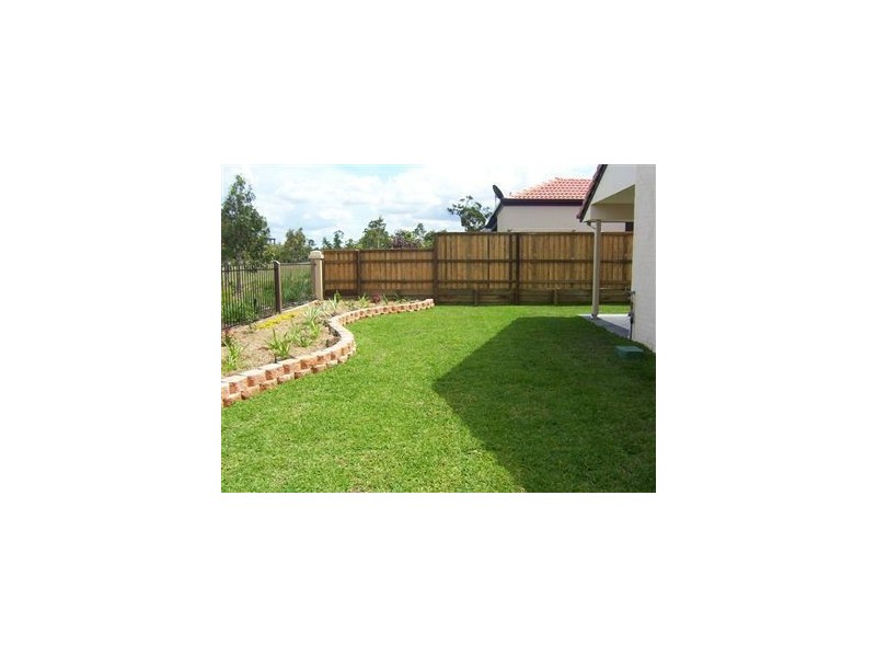 12 Sandpiper Avenue, North Lakes QLD 4509